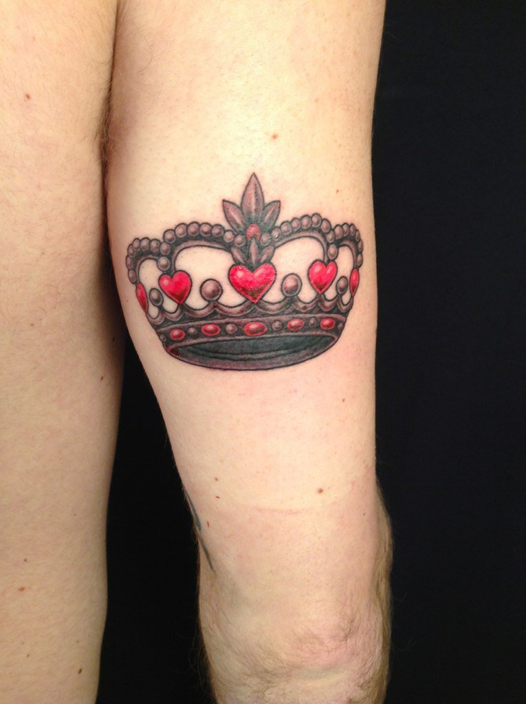 40 King & Queen Tattoos That Will Instantly Make Your Relationship Official  - TattooBlend