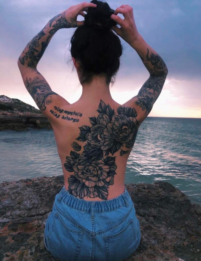 Details 84+ female back piece tattoo latest - thtantai2